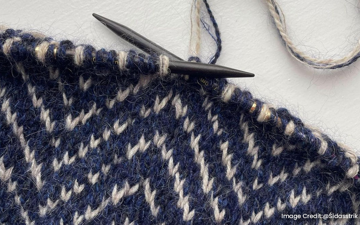Knitting a Seamless Sweater on Circular Knitting Needles –